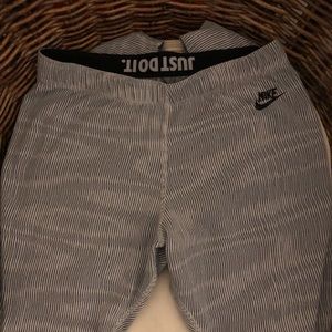 Nike sports leggings